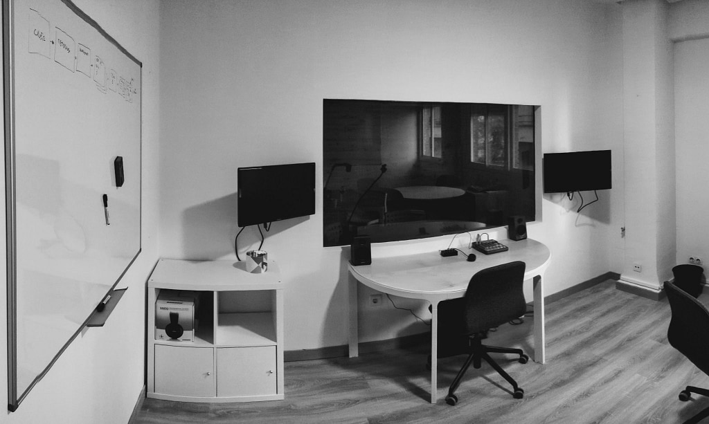 Observation room of TeaCup Lab's Lab